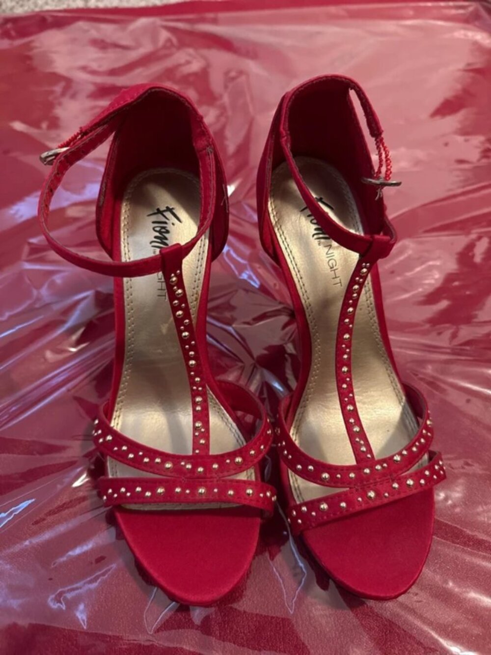 Fioni Night Red Silver Studded Peep Toe Mary Jane Heels 5W
